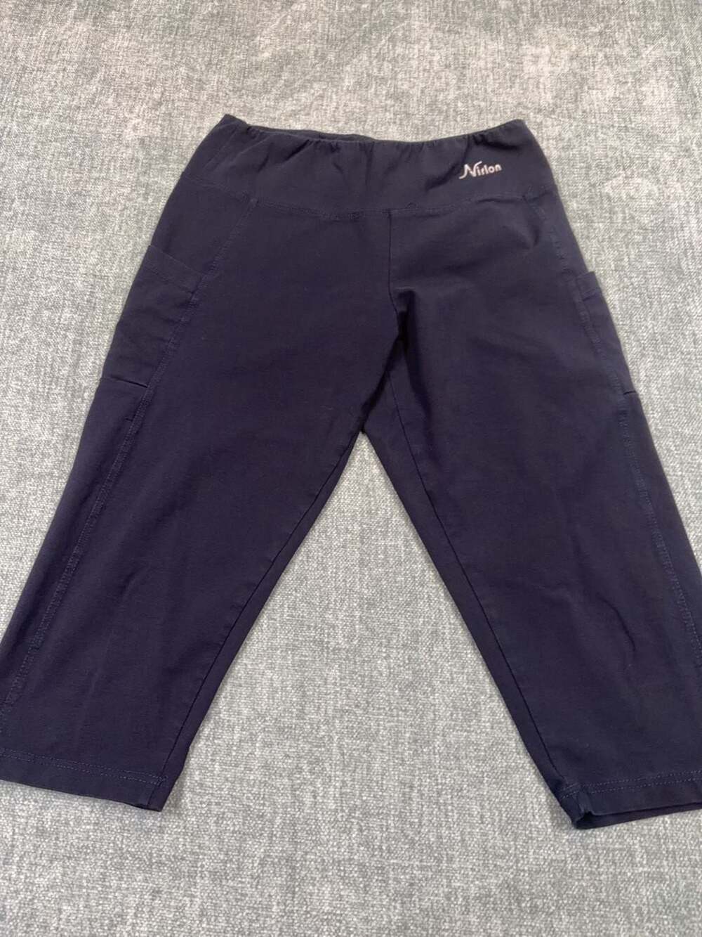 Nirlon Women's Navy Blue Cotton Blend Capri Leggings